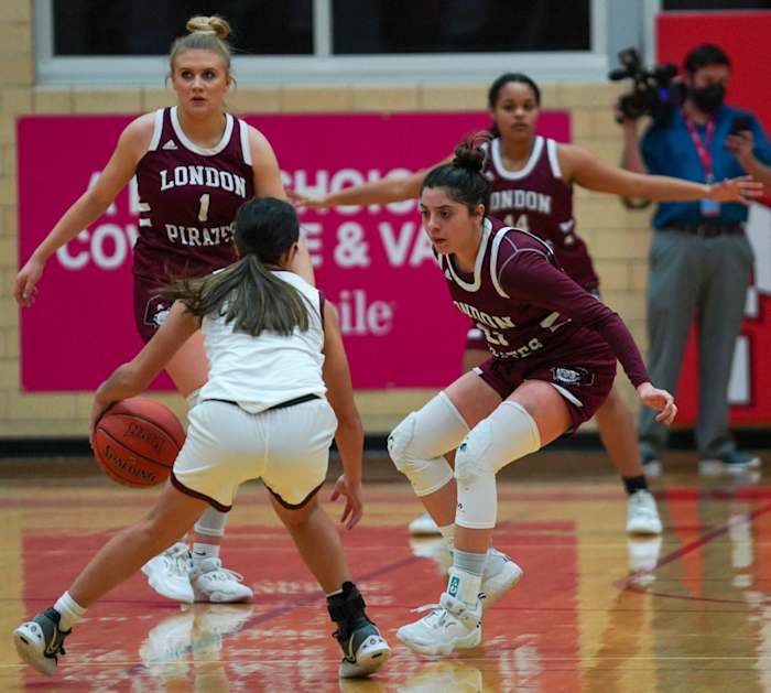 mathis-london-girls-basketball-playoffs00028